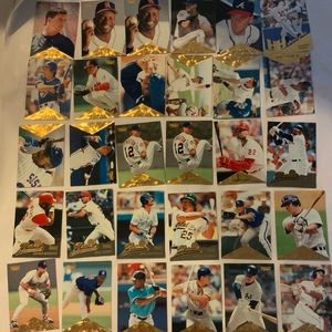 Bundle of Baseball Cards Lot 385